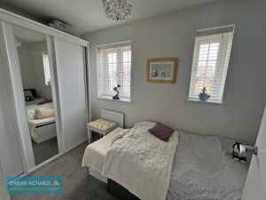 Bedroom- click for photo gallery